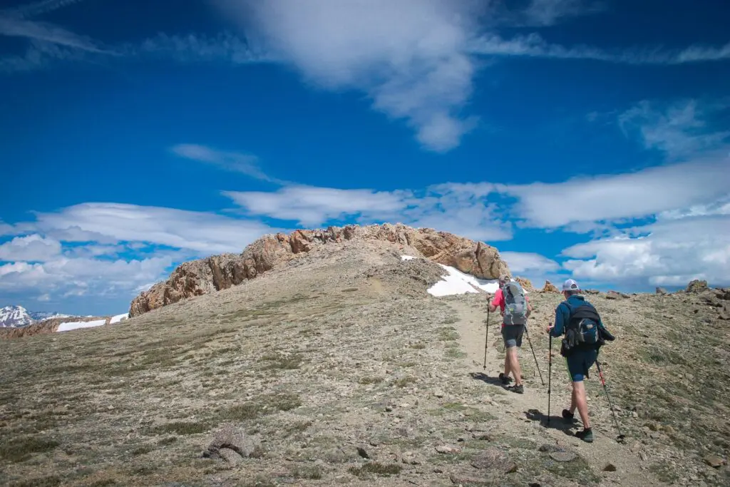 Pikes Peak Hiking Guide – Routes, Tips & Where to Stay